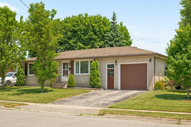 Detached at 161 East Park Drive, Woodstock, ON N4S 3N1