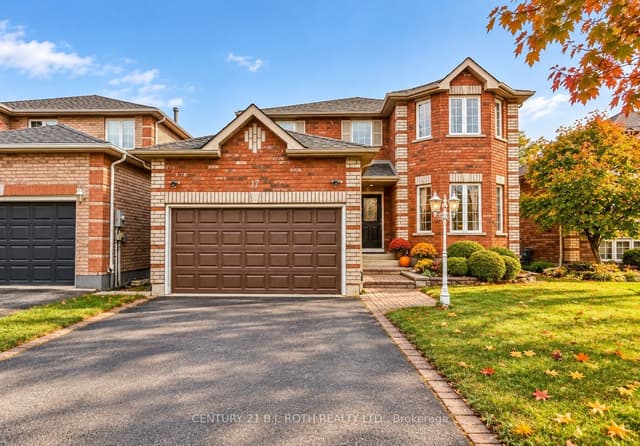Detached at 17 CROMPTON Drive, Barrie, ON L4M 6N1