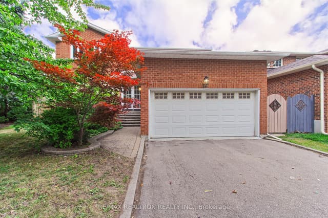 Detached at 19 Crystal Drive N, Richmond Hill, ON L4C 7Z4