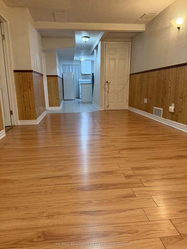 Att/Row/Townhouse at 33 Rainbow Ridge Avenue, Toronto, ON M1B 2H7, Toronto E11