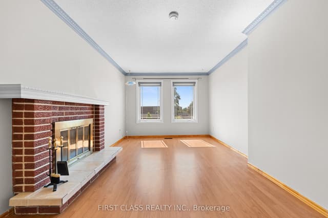 Detached at 4213 Beacon Lane, Mississauga, ON L5C 3V8