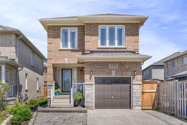Detached at 352 Miller Park Avenue, Bradford West Gwillimbury, ON L3Z 4H5