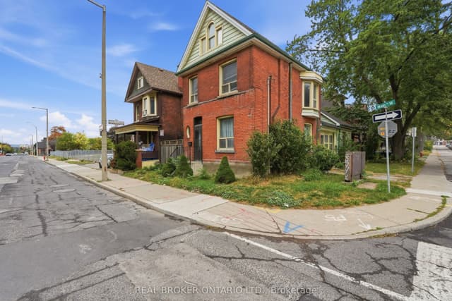 Detached at 418 Main Street W, Hamilton, ON L8P 1K6