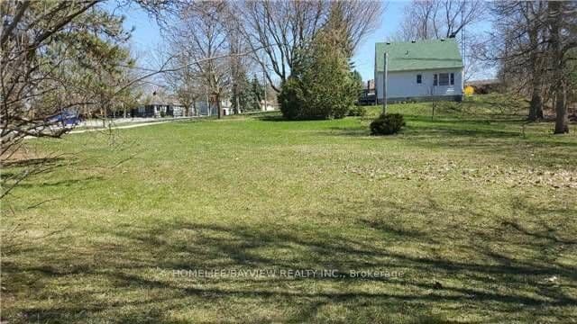 Detached at 66 Roxborough Road, Newmarket, ON L3Y 3L2