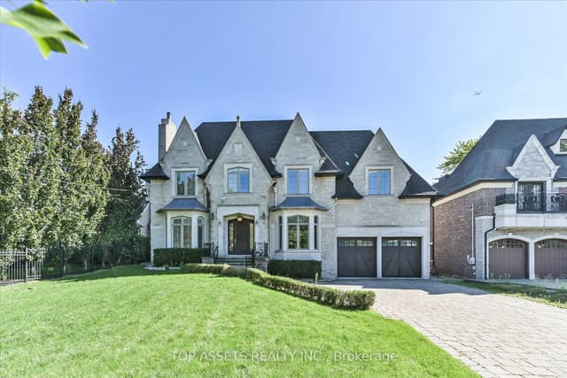 Detached at 15 Westwood Lane, Richmond Hill, ON L4C 6X4