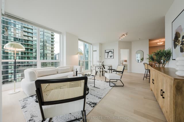 Condo Apartment at 16 Yonge Street 3211, Toronto, ON M5E 2A1, Toronto C01