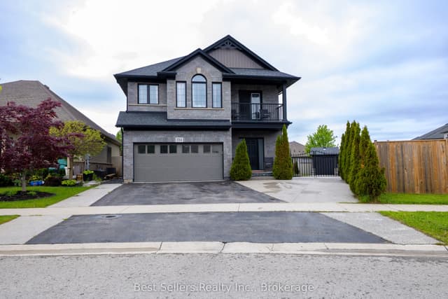 Detached at 214 Cardinal Crescent, Welland, ON L3C 0B1