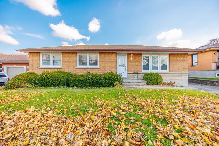 24 Winslow Crescent
