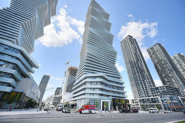 Condo Apartment at 3900 Confederation Parkway 209, Mississauga, ON L5B 0M3