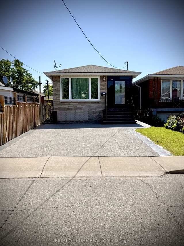 Detached at 640 Tate Avenue, Hamilton, ON L8H 6E3