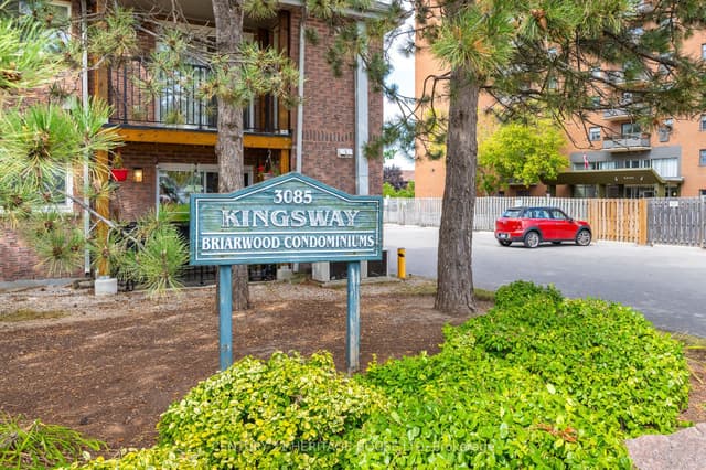 Condo Apartment at 3085 Kingsway Drive 13, Kitchener, ON N2C 2P1