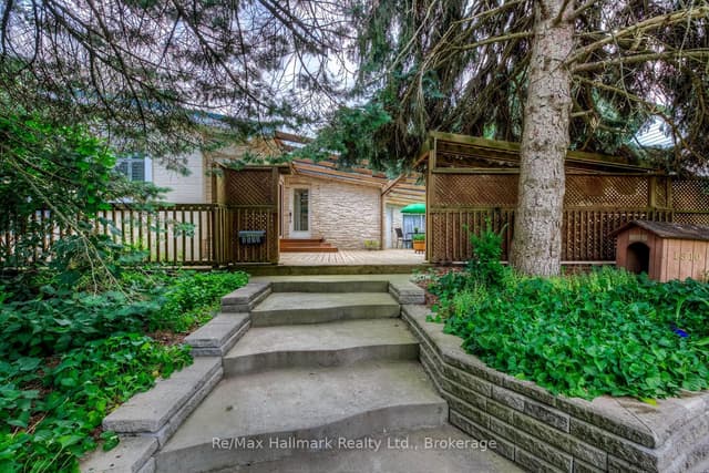 Detached at 1510 Constance Drive, Oakville, ON L6J 2V2