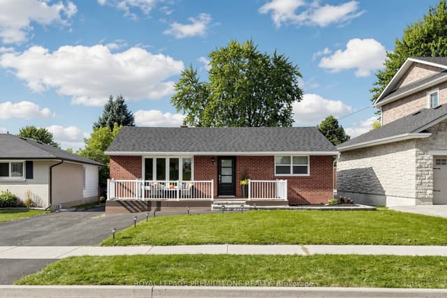 Detached at 98 Thornton Avenue, Bradford West Gwillimbury, ON L3Z 1N4