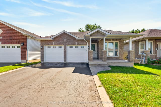 Detached at 1097 Crossfield Avenue, Kingston, ON K7P 0G7