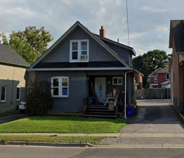 Duplex at 117 Adelaide Avenue E, Oshawa, ON L1G 1Z2
