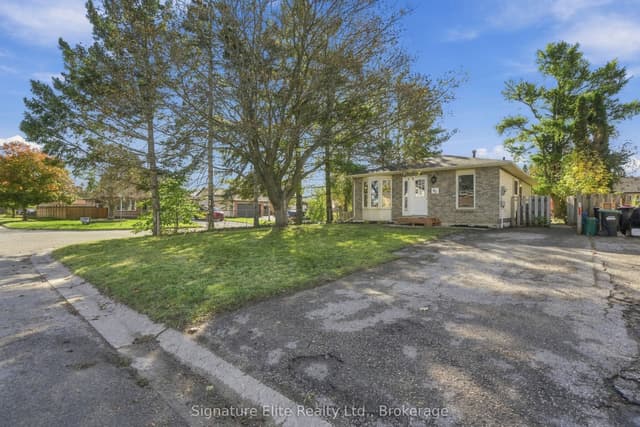 Detached at 44 Bronte Crescent, Barrie, ON L4N 5B9