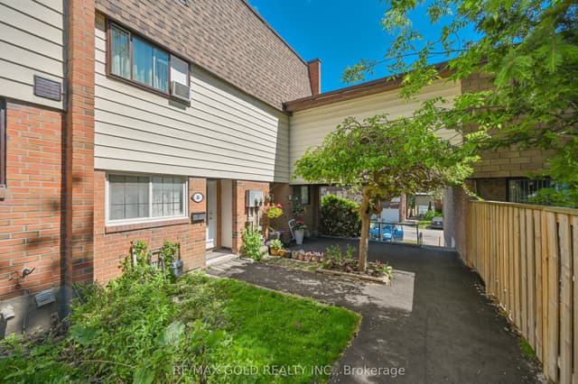 Condo Townhouse at 180 Mississauga Valley Boulevard 87, Mississauga, ON L5A 3M2