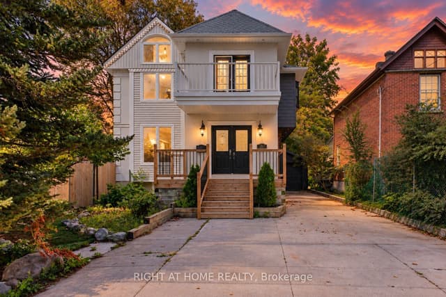 Detached at 20 Holgate Street, Barrie, ON L4N 2T5