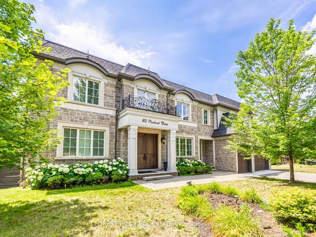 Detached at 302 Pinehurst Drive W, Oakville, ON L6J 4X3