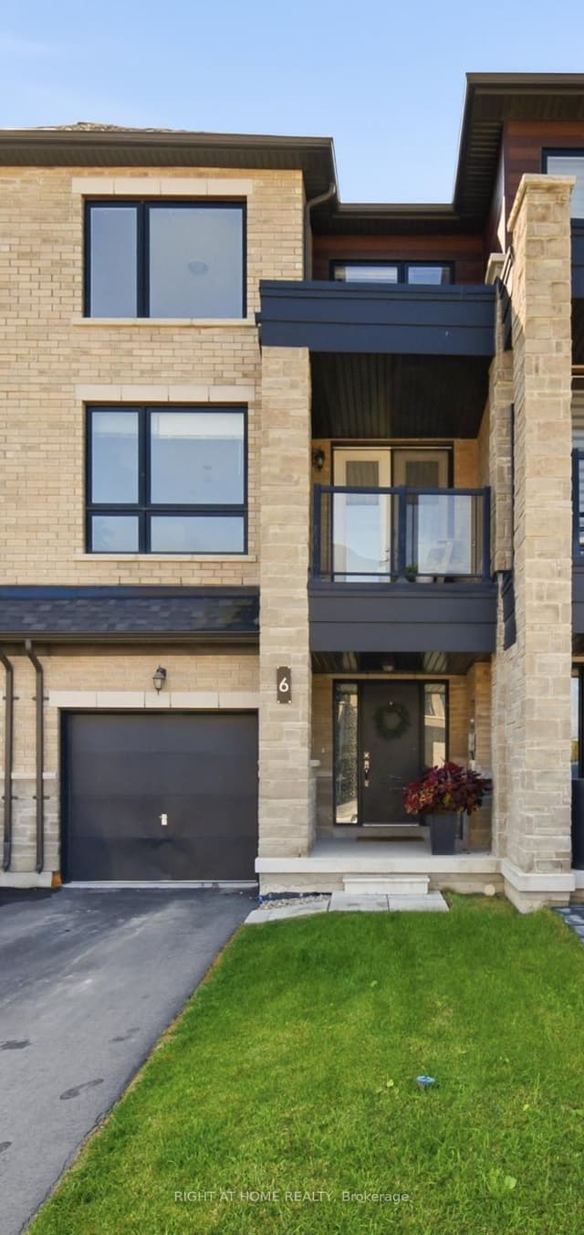 Att/Row/Townhouse at 6 Blue Forest Crescent, Barrie, ON L9J 0N3