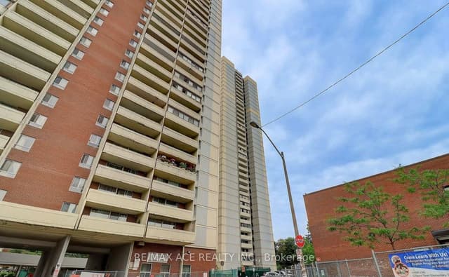 Condo Apartment at 3 Massey Square 906, Toronto, ON M4C 5L5, Toronto E03