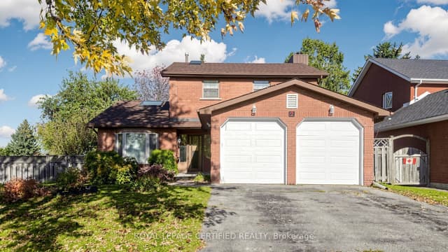Detached at 2 Gres Court, Bradford West Gwillimbury, ON L3Z 2S4