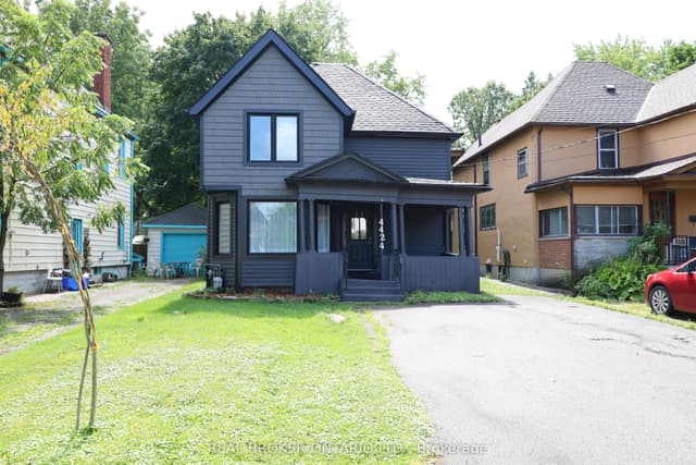 Detached at 4424 Ellis Street, Niagara Falls, ON L2E 1H4
