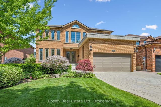 Detached at 1217 Sugar Maple Court, Mississauga, ON L4W 4P6