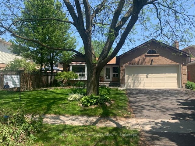 Detached at 371 Selby Crescent Basement, Newmarket, ON L3Y 6E2