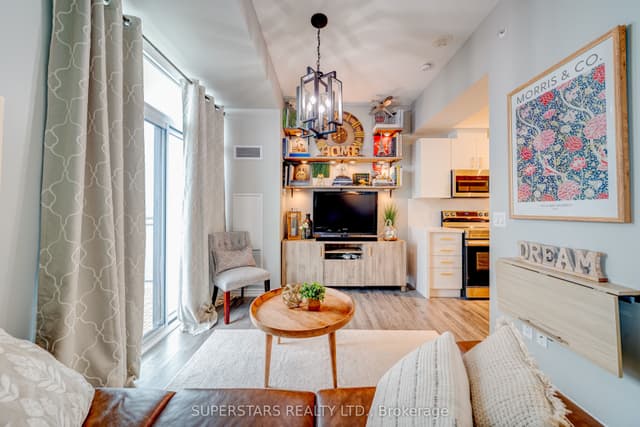 Condo Apartment at 11611 Yonge Street 525, Richmond Hill, ON L4E 1G2