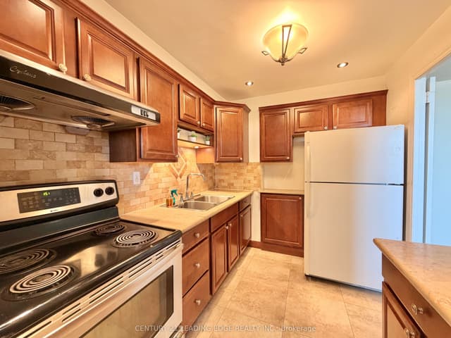 Condo Apartment at 1455 Lawrence Avenue W 1007, Toronto, ON M6L 1B1, Toronto W04