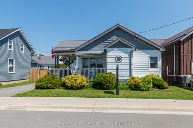 Detached at 4 George Street, Quinte West, ON K8V 1R1