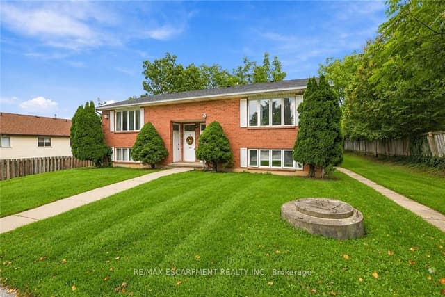Fourplex at 26 Renfrew Street E, Haldimand, ON N3W 1E8