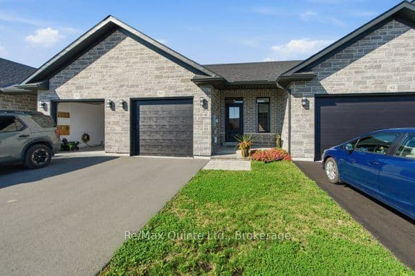 Att/Row/Townhouse at 94 Raycroft Drive, Belleville, ON K8N 0R4