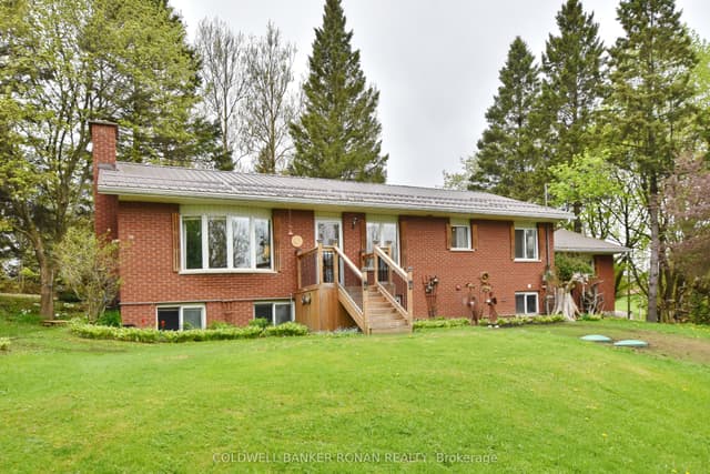 Detached at 110 Old Highway 4, Grey Highlands, ON N0C 1E0